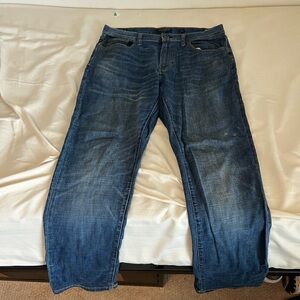 Lucky Brand Relaxed Blue Jeans with Timeless Appeal
